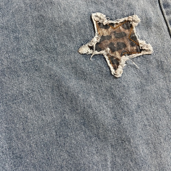 POL leopard & Light Blue Boyfriend Jeans with leopard Star Accents RARE - Picture 6 of 7